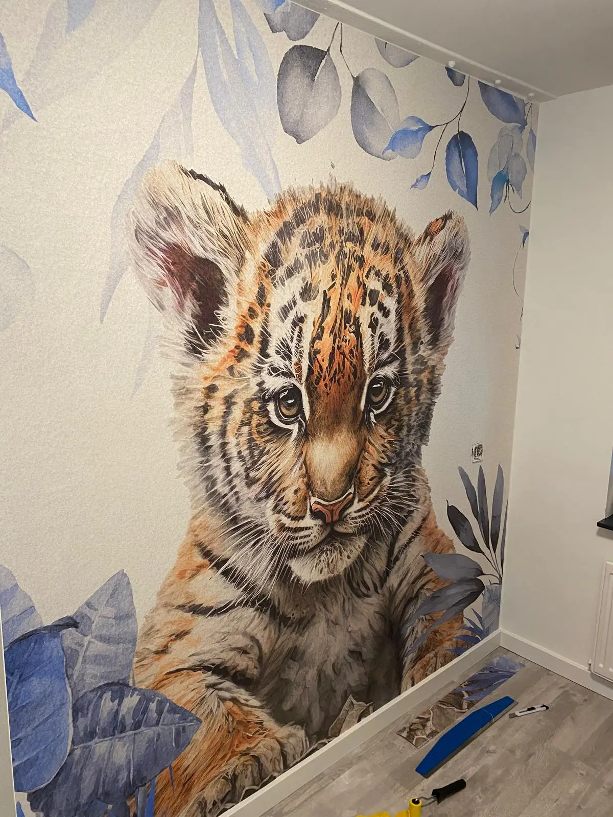 Kinderkamer met strak afgewerkt stucwerk en nieuwe verflaag
